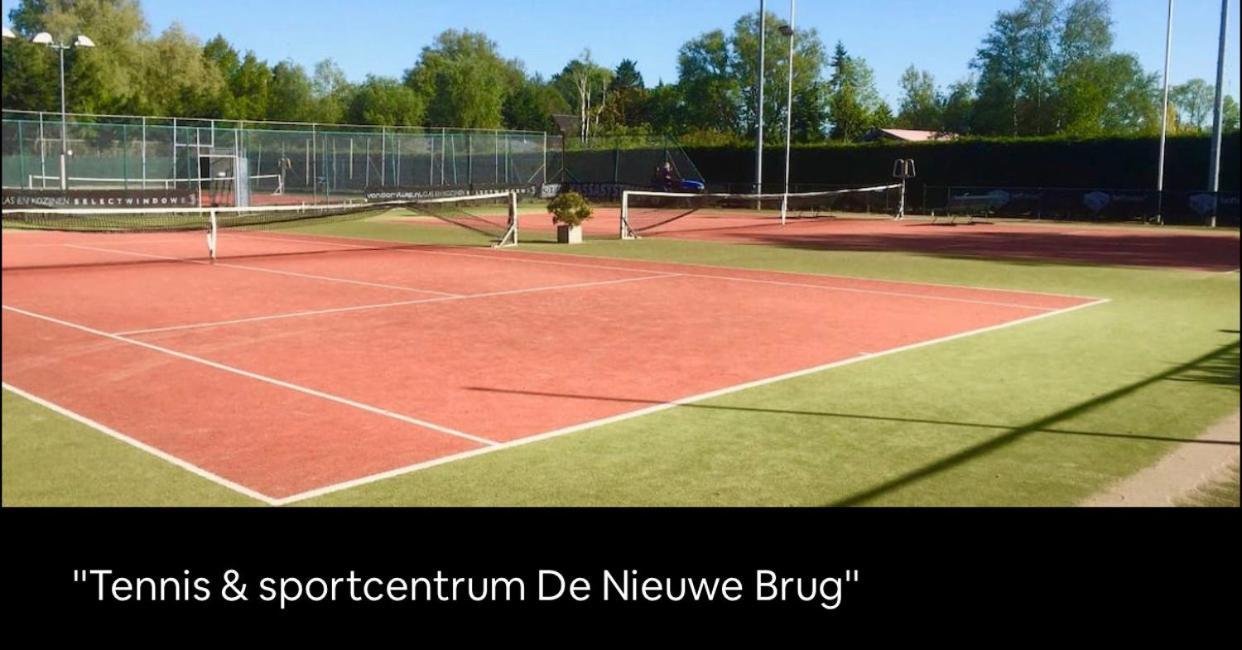 “ Bungalow met prive tuin,sauna en buitenbad” Vijfhuizen Bagian luar foto