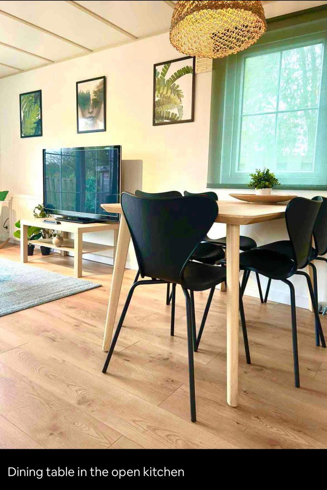 “ Bungalow met prive tuin,sauna en buitenbad” Vijfhuizen Bagian luar foto